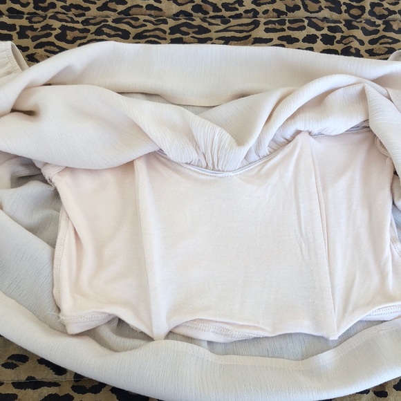 NWT CROP-ISH SOLEMIO TOP ATTACHED BRA - Picture 2 of 5